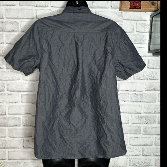 Loomstate Sheetz Short Sleeve Stain-Resistant Tapered Button Down Shirt Medium - Picture 5 of 6